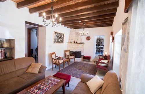 Droushia Casa | DROUSHIA CORNER HOUSE