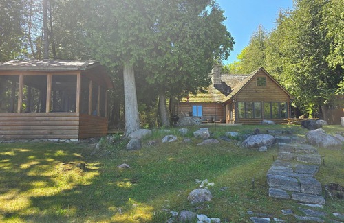 Drummond Casa | Camp McGinnis - ¡Disfruta de la hermosa vista de la bahía de Potagannissing!