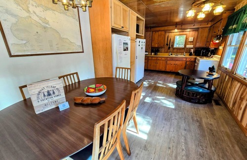 Drummond Casa | Drummond Island Hotel & Vacation Homes - Lily Pad Place