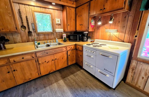 Drummond Casa | Drummond Island Hotel & Vacation Homes - Lily Pad Place