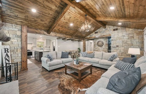 Bryan Casa | Dry Creek Ranch ~ Aggieland Vacation Rentals