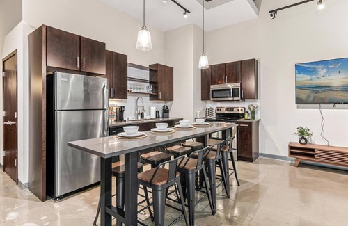 Warehouse District Apartamento | DT 2BD Steps from Target Field Gym Kitchen Laundry
