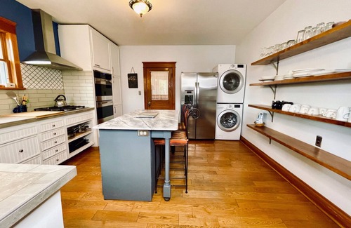 Sandpoint Casa | DT basecamp w/chef kitchen, yard & dog friendly