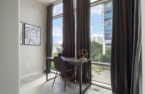 South Eola Apartamento | DT Beautiful 1000 sq ft 1 BDRM