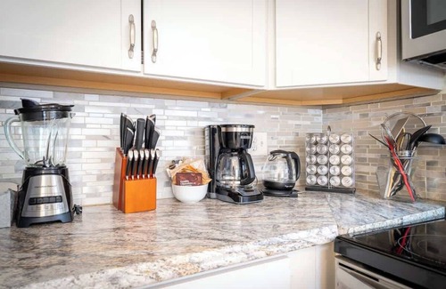 Duffy Casa | DT Retreat Cozy & Close to UofA!
