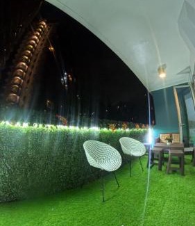 Paranaque Apartamento | DT Suites and Resorts at Azure Paranaque