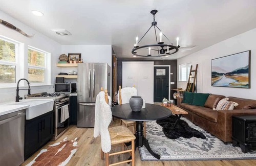 Shaver Lake Cabina | DT Tiny Shaver Home @the trailhead to Lake!