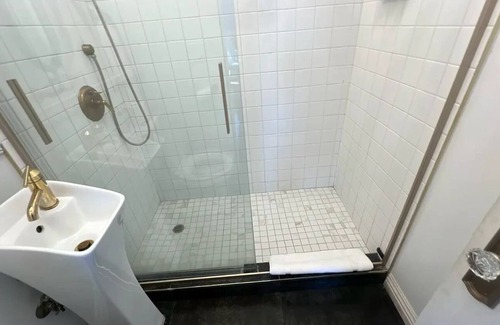 Westlake Apartamento | DTLA Escape Pad: Traveler's Oasis
