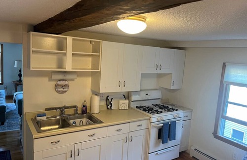 Amesbury Apartamento | Dtwn Amesbury! 15 mins to beach!