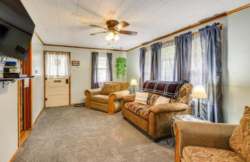 Belleville Casa | Dtwn Belleville Home with Yard Less Than 1 Mi to High Banks