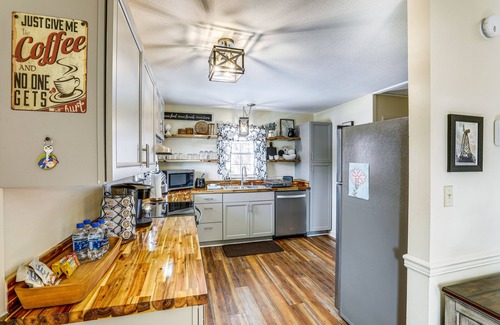 Boone Casa | NUEVO-Downtown Boone Home, Walk to Appalachian State
