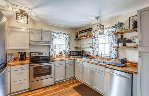 Boone Casa | NUEVO-Downtown Boone Home, Walk to Appalachian State