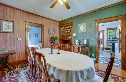 Manistee Casa | Dtwn Victorian Home - 1 Mi to Lake Michigan Beach!