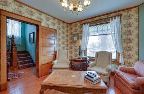 Manistee Casa | Dtwn Victorian Home - 1 Mi to Lake Michigan Beach!