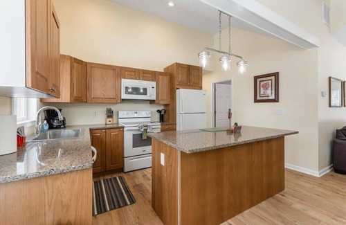 Kendall Casa | Dual Home: Lakefront, Big Yard, Hot Tub, Fire Pit