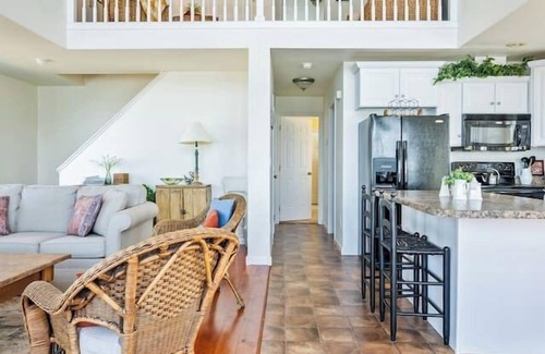 Cayuga Casa | Dual House | Cayuga Lake | Fire Pit | Hot Tub