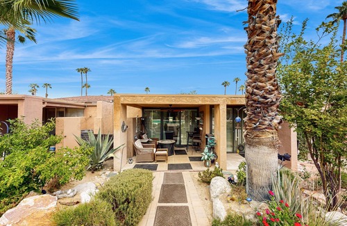 Palm Desert Condominio | Dual-Suite Villa at Ironwood Country Club | Shared Pool & Hot Tub
