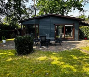 Beekbergen-Zuid Casa | Dubbele chalet op recreatiepark Topparken op de Veluwe in Beekbergen met grote vrije tuin en eigen parkeerplaats