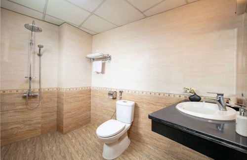 Hai Ba Trung Hotel | Duc Trong Hotel