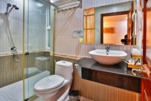Downtown Ho Chi Minh City Hotel | Duc Vuong Saigon Hotel - Bui Vien