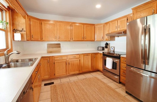 Duck Cabaña | Duck Cottage w/ Heated Pool , big porches and 5 min walk to beach