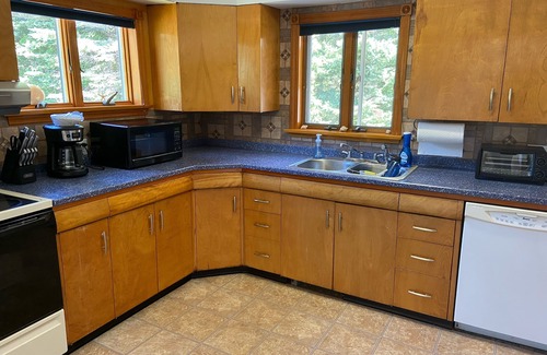 West Tremont Casa | Duck Cove Cottage overlooking beautiful Blue Hill Bay