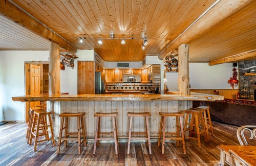 Broadwater County Casa | ¡Casa privada ubicada en más de 400 acres con bañera de hidromasaje!