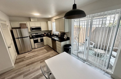 Amazon Casa | Duck Den - 3 Bedroom Near University of Oregon Campus & Autzen Stadium