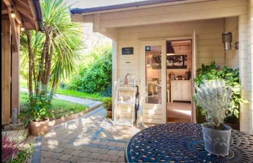Pyecombe Casa | Duck Lodge B&B with Hot Tub