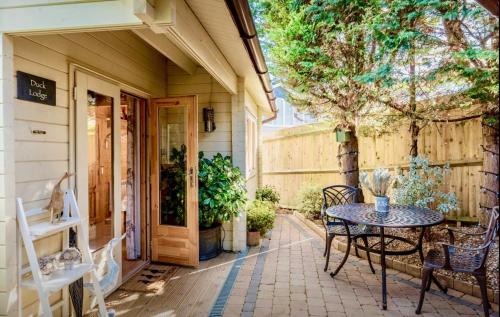 Pyecombe Casa | Duck Lodge B&B with Hot Tub