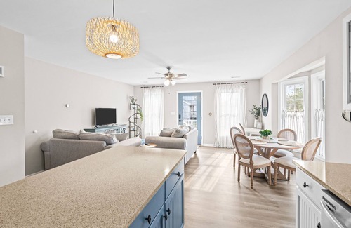 Oriental Cabaña | Duck Pond Haven - Quaint Pet friendly Cottage