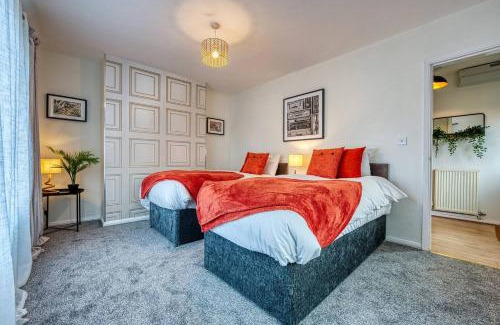 Dudley Casa | Dudley-5 Beds-contractors-parking-long Stay!
