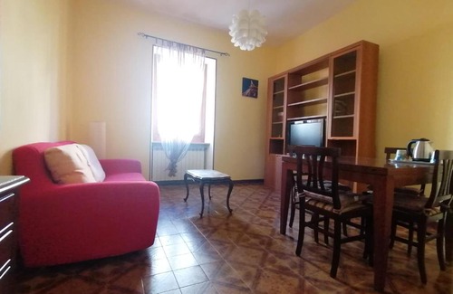 San Nicolo Casa | Due finestre sul cortile