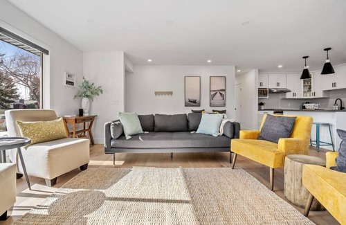 Southeast Calgary Apartamento | Duke & Duchess | Central | Upscale | Families/Pets