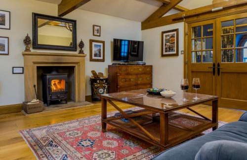 Penrith Casa | Duke of Portland Boathouse on the shore of Lake Ullswater ideal for a romantic break