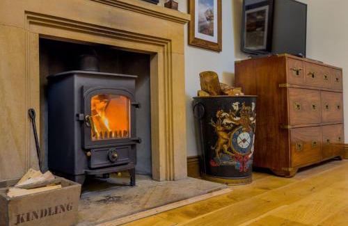 Penrith Casa | Duke of Portland Boathouse on the shore of Lake Ullswater ideal for a romantic break