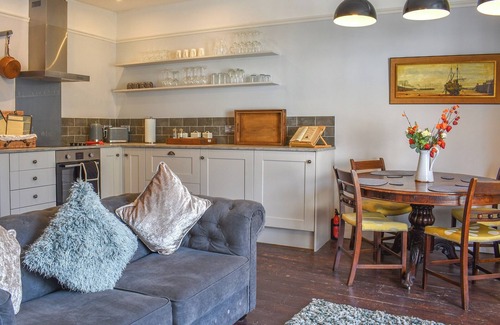 Old Town Hastings Cabaña | Duke of Wellington HQ