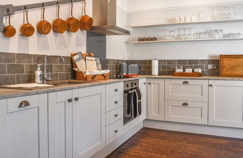 Old Town Hastings Cabaña | Duke of Wellington HQ