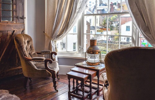 Old Town Hastings Cabaña | Duke of Wellington HQ