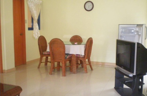 Dumaguete Apartamento | Dumaguete Springs Apartment