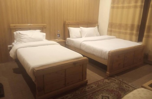 Gilgit Hotel | Dumani Inn Hotel And Restaurant