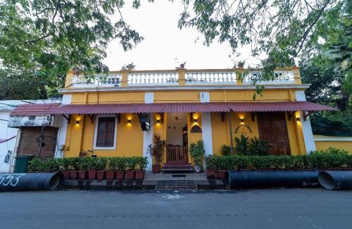 White Town Casa | Dumas Guest House