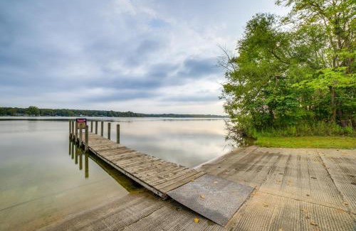 Allegan Apartamento | Dumont Lake Studio Boat, Fish and Unwind!