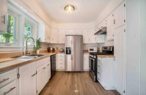 Dundee-Happy Hollow Historic District Casa | Dundee Den - Walkable Charming Neighborhood