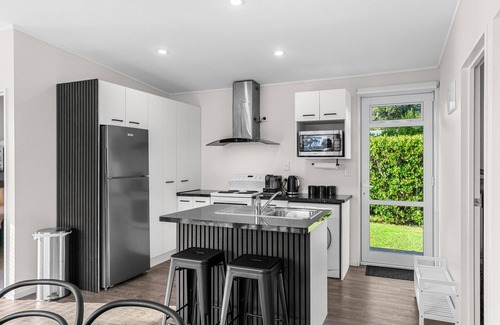 Mangawhai Casa | Dune Days - Charming, sunny home with great outdoor living in the heart of the village