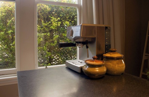 Kaikorai Casa | Dunedin delight - sunny, stylish villa close to town