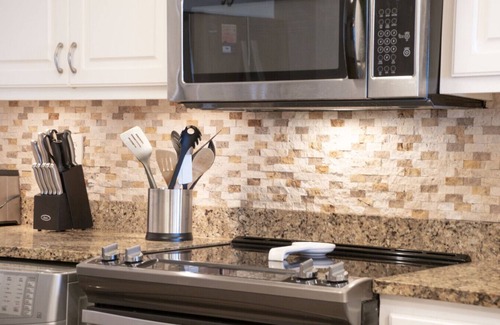 Thomas Drive Apartamento | Pet Friendly-Beach Service-Covered Parking-A102