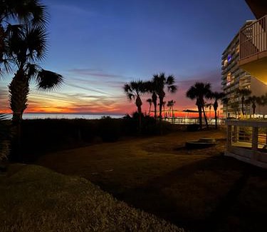 Gulf Lagoon Beach Apartamento | Dunes of Panama E605 2BR 2BA BEACHFRONT condo