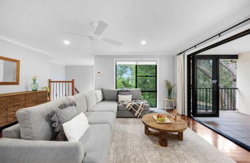 Vincentia Casa | Dunescape Family Retreat - 5BR beach house