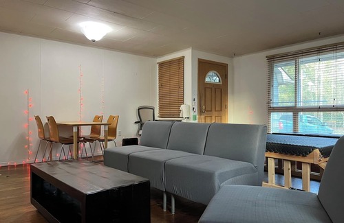 Seattle Metro Area Casa | Dungeon Getaway and Group Event Space